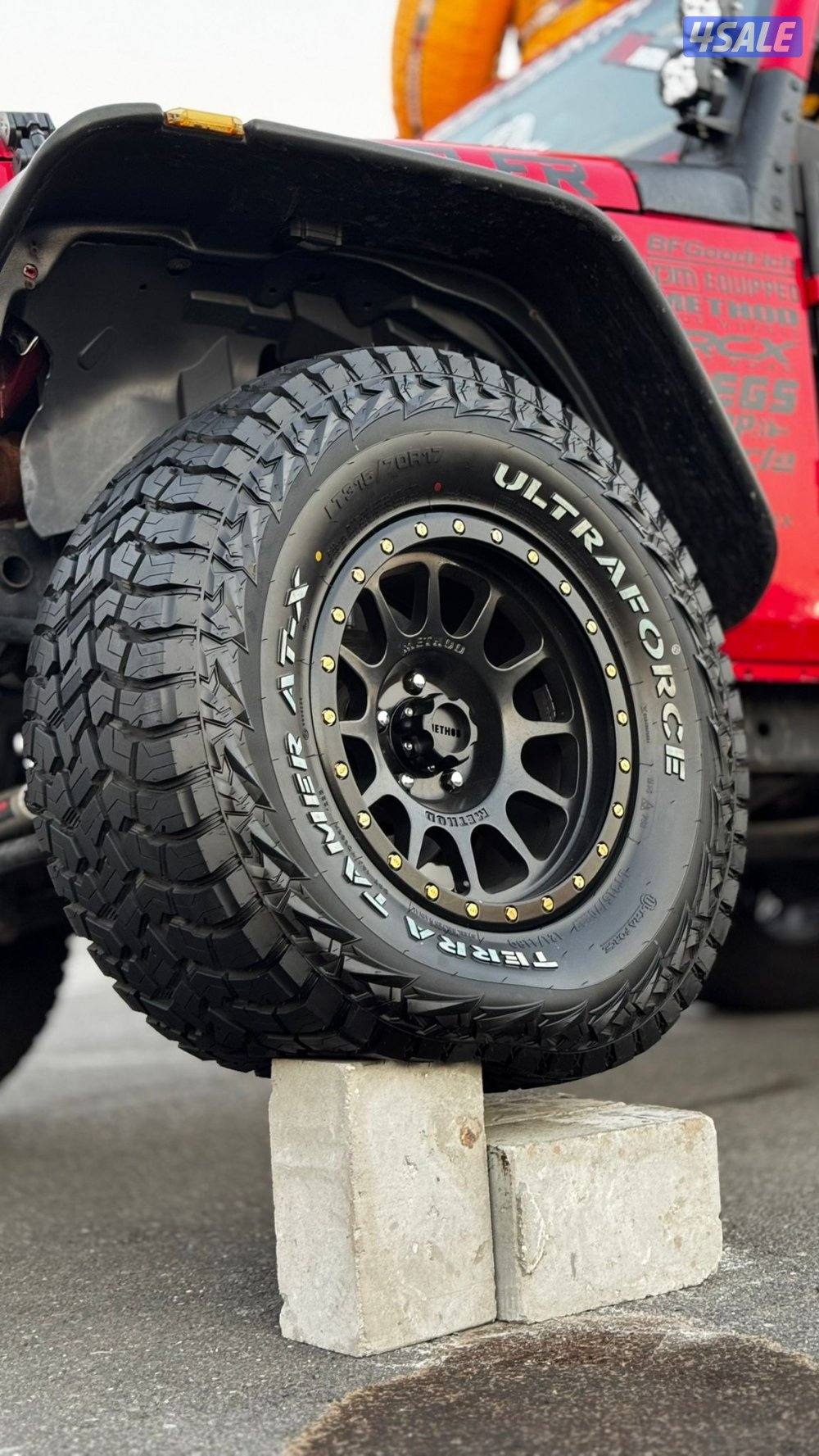 للبيع باب نص لجيب  رانجلر وتواير حجريه2