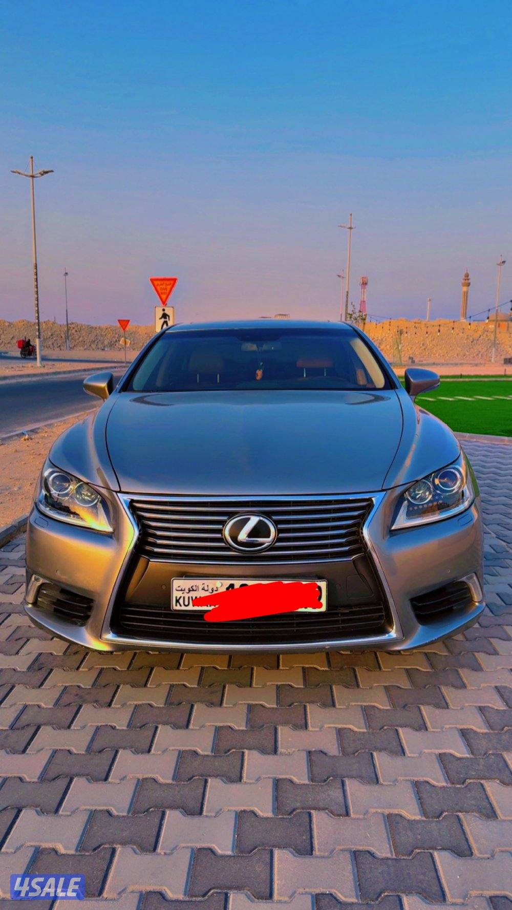 تيتانيوم لارج شرط الفحص قير مكينه شاصي هناك اصباغ متفرقه ماشي ١٧٧ فقط0