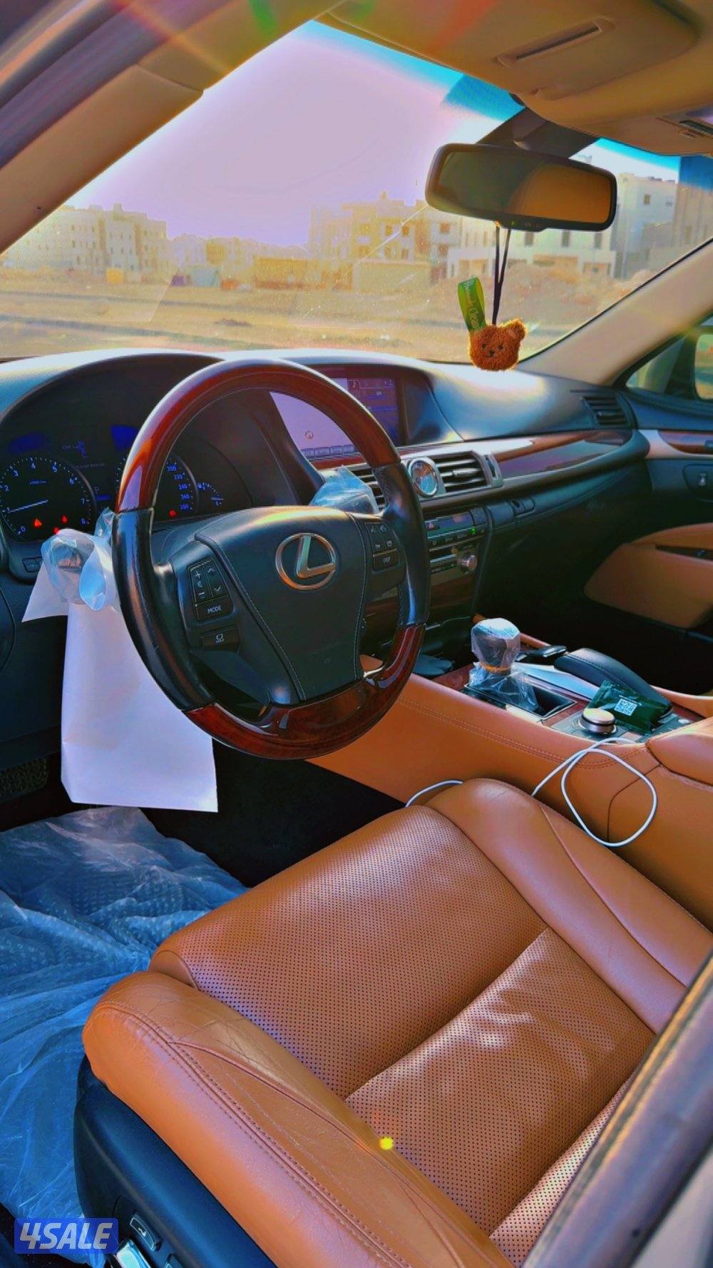 تيتانيوم لارج شرط الفحص قير مكينه شاصي هناك اصباغ متفرقه ماشي ١٧٧ فقط5