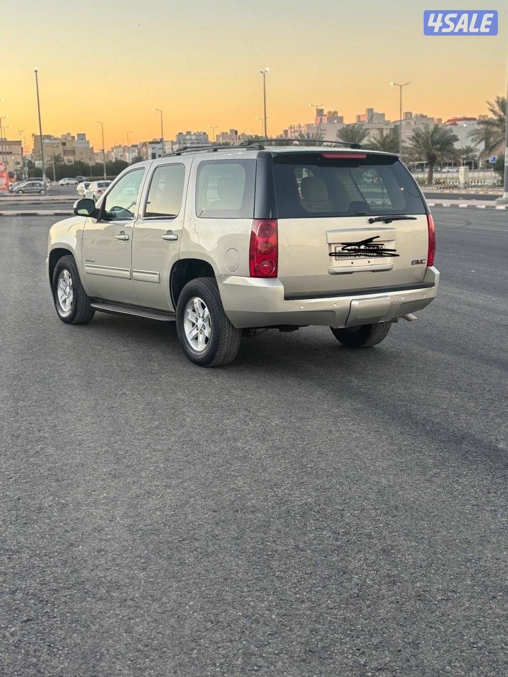 يوكن 2014 مصبوغ 3 قطع فحص قير مكينه شاصي0