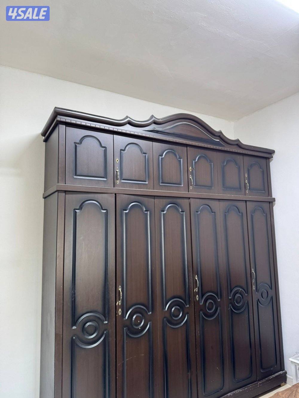 Large Wooden Wardrobe / Cupboard – Excellent Condition0