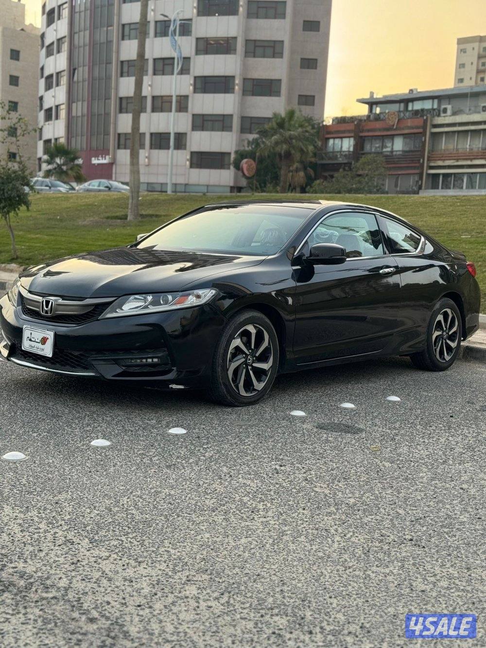 هوندا اكورد موديل 2017 / داخليه احمر1