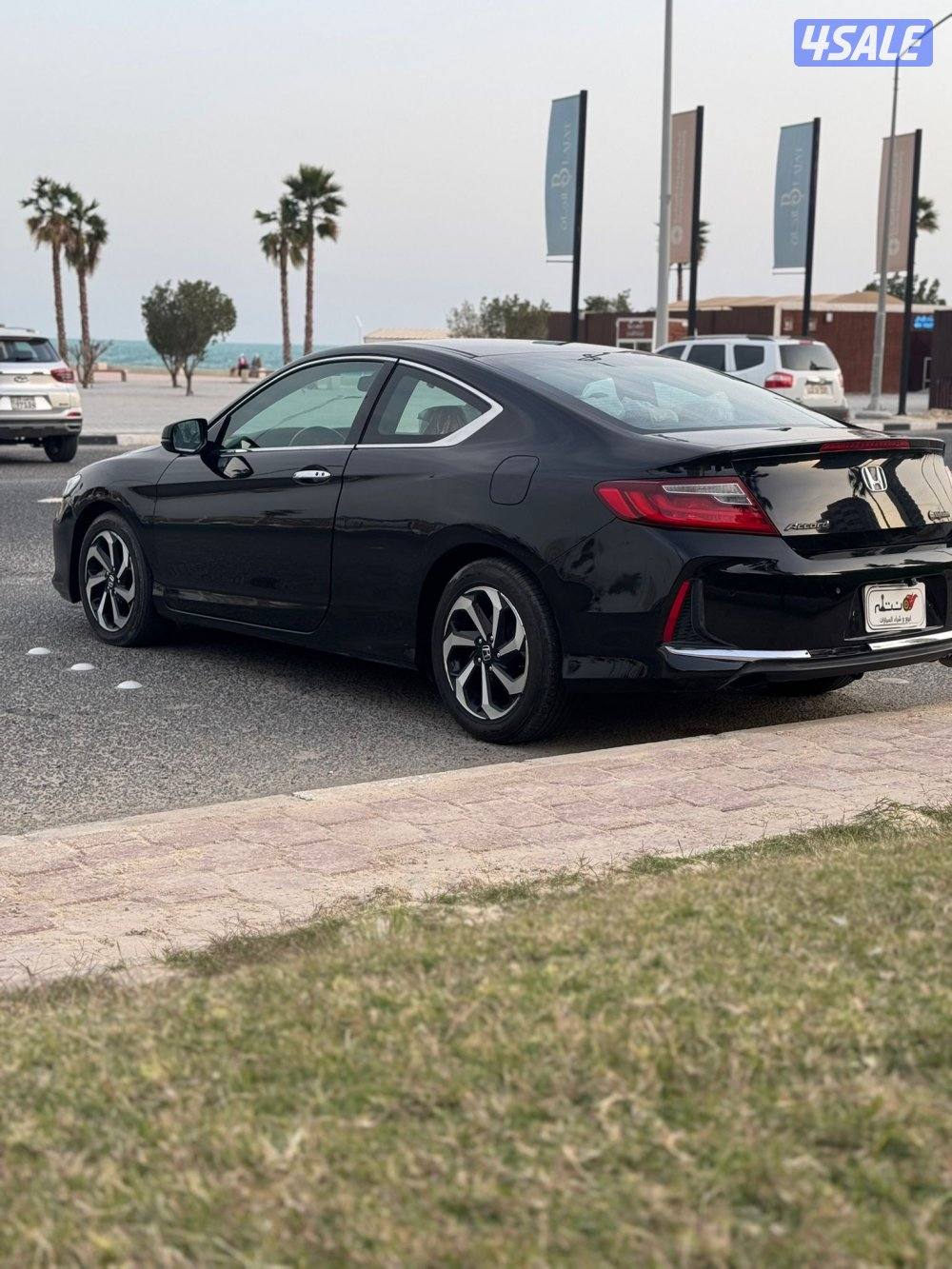 هوندا اكورد موديل 2017 / داخليه احمر4