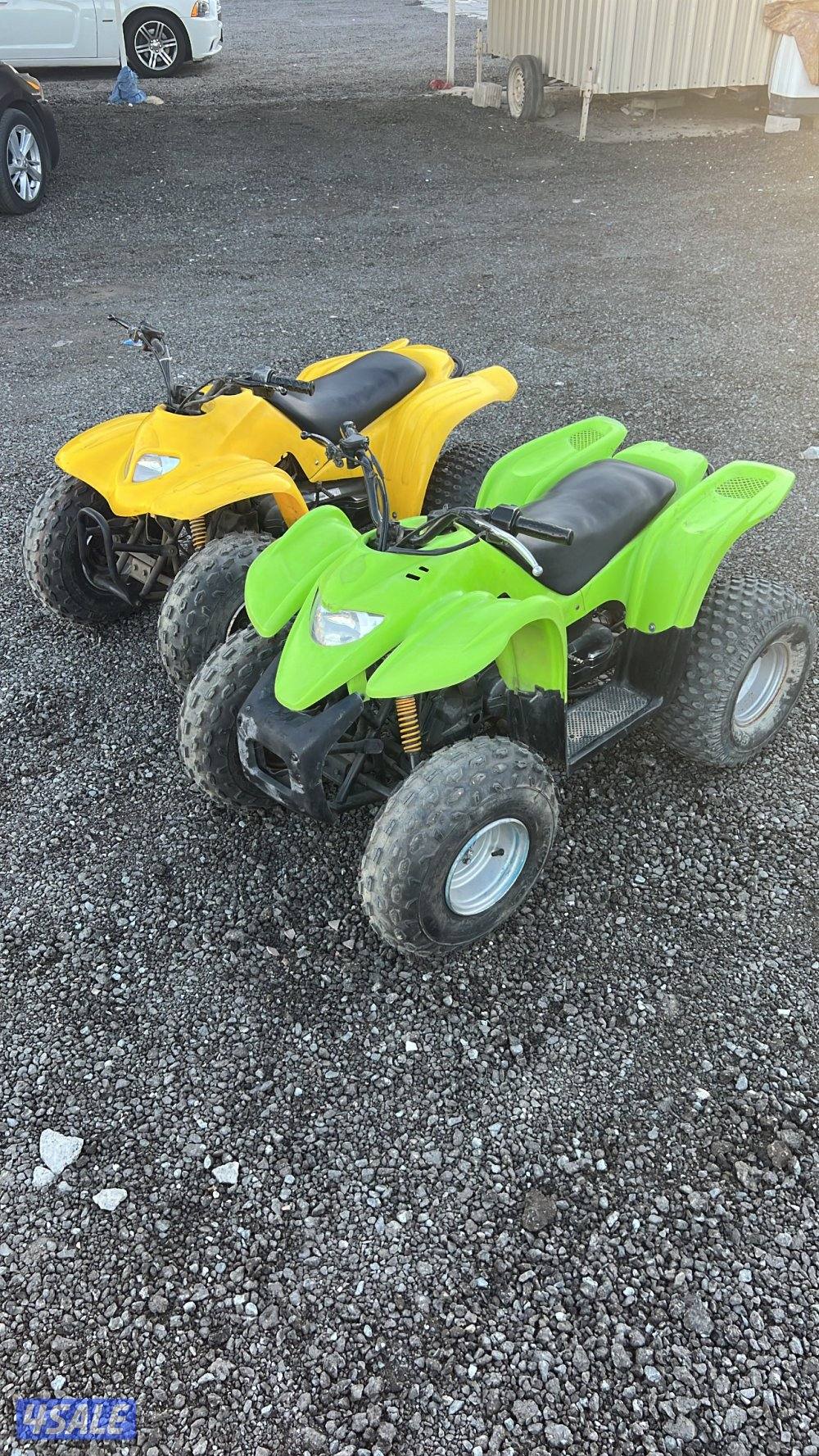 بقيات العمري حجم 100 مو محتاجلهم شي + 4 تواير جدد لكل واحد1