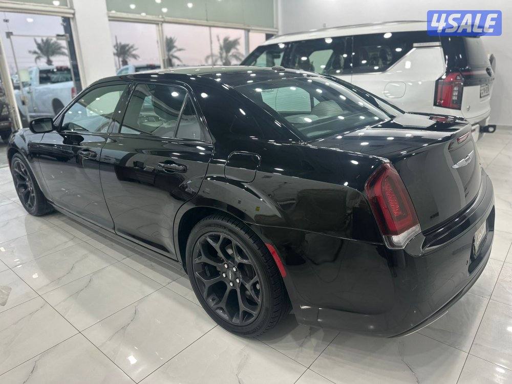 كرايزلر C300 S موديل ٢٠٢١ ماشي ٨٨ ألف كم فل كامل ماعدا الفتحه2