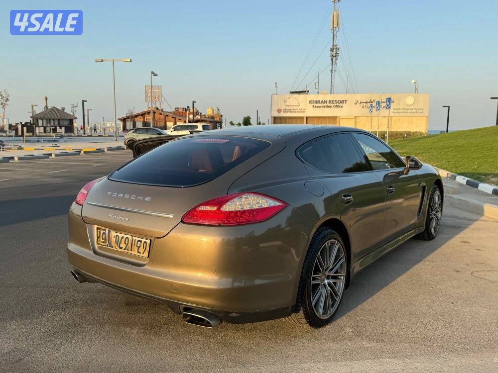 بورش بانميرا ٢٠١١ PORSCHE PANAMERA 201110