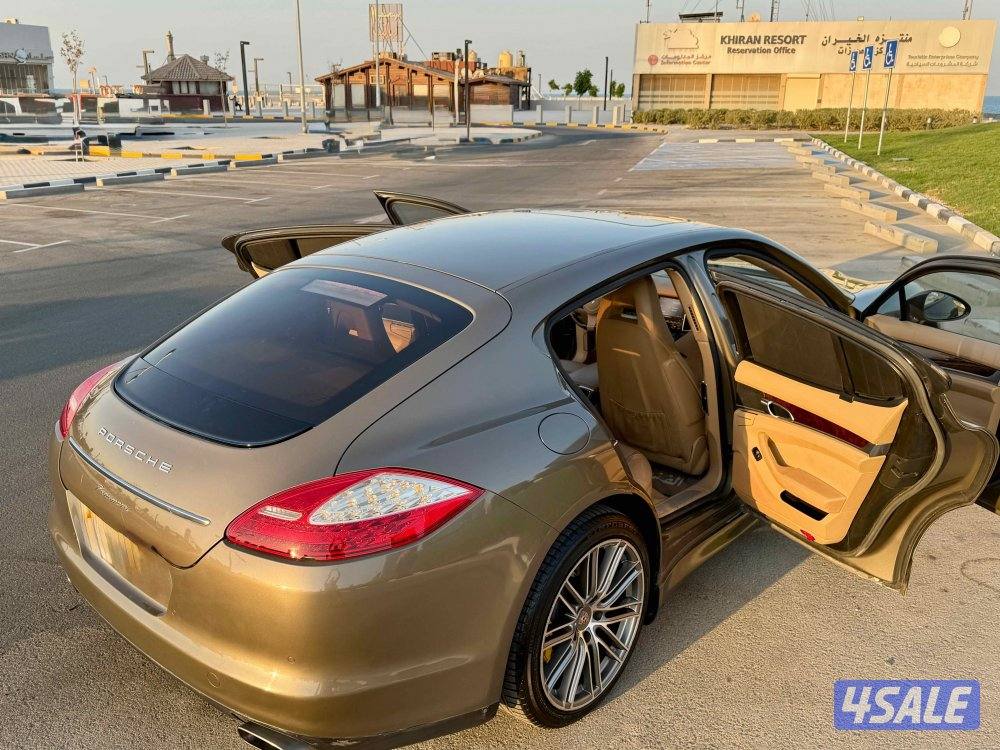 بورش بانميرا ٢٠١١ PORSCHE PANAMERA 201111