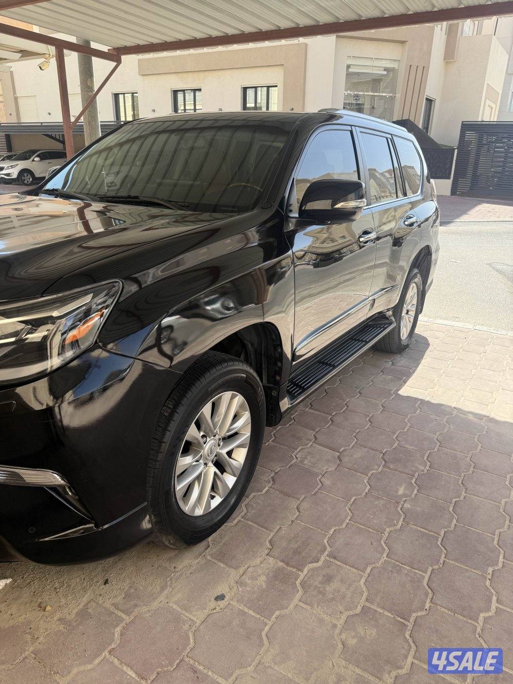 للبيع لكزس GX460 موديل/٢٠١٧2