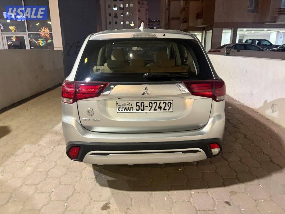 ميتسوبيشي اوتلاندر موديل 20216