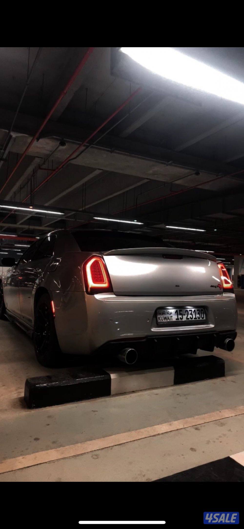 كرايزلر 5.7اعلى فئه V8 موصفاة عاليه عليه دعامية اس ارتي معا ليتات اصلي1