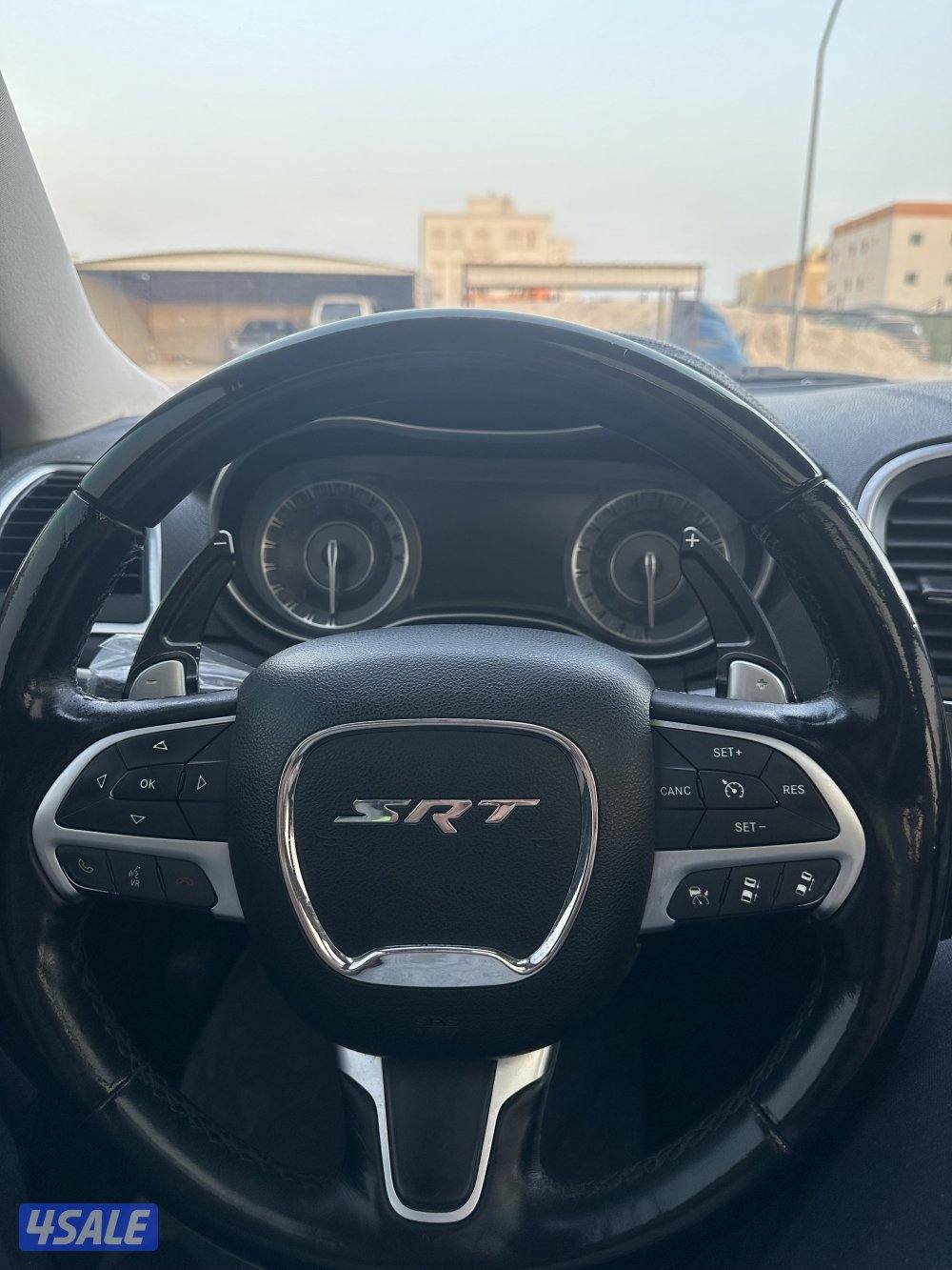 كرايزلر 5.7اعلى فئه V8 موصفاة عاليه عليه دعامية اس ارتي معا ليتات اصلي5