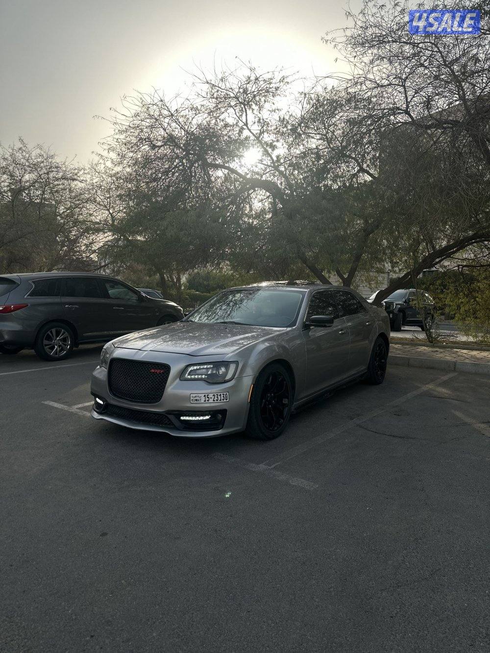 كرايزلر 5.7اعلى فئه V8 موصفاة عاليه عليه دعامية اس ارتي معا ليتات اصلي6