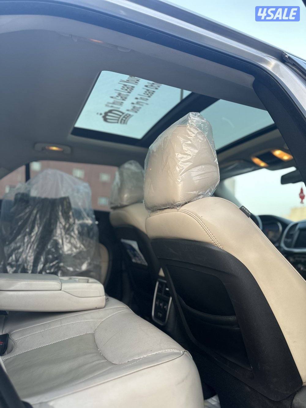 كرايزلر 5.7اعلى فئه V8 موصفاة عاليه عليه دعامية اس ارتي معا ليتات اصلي8