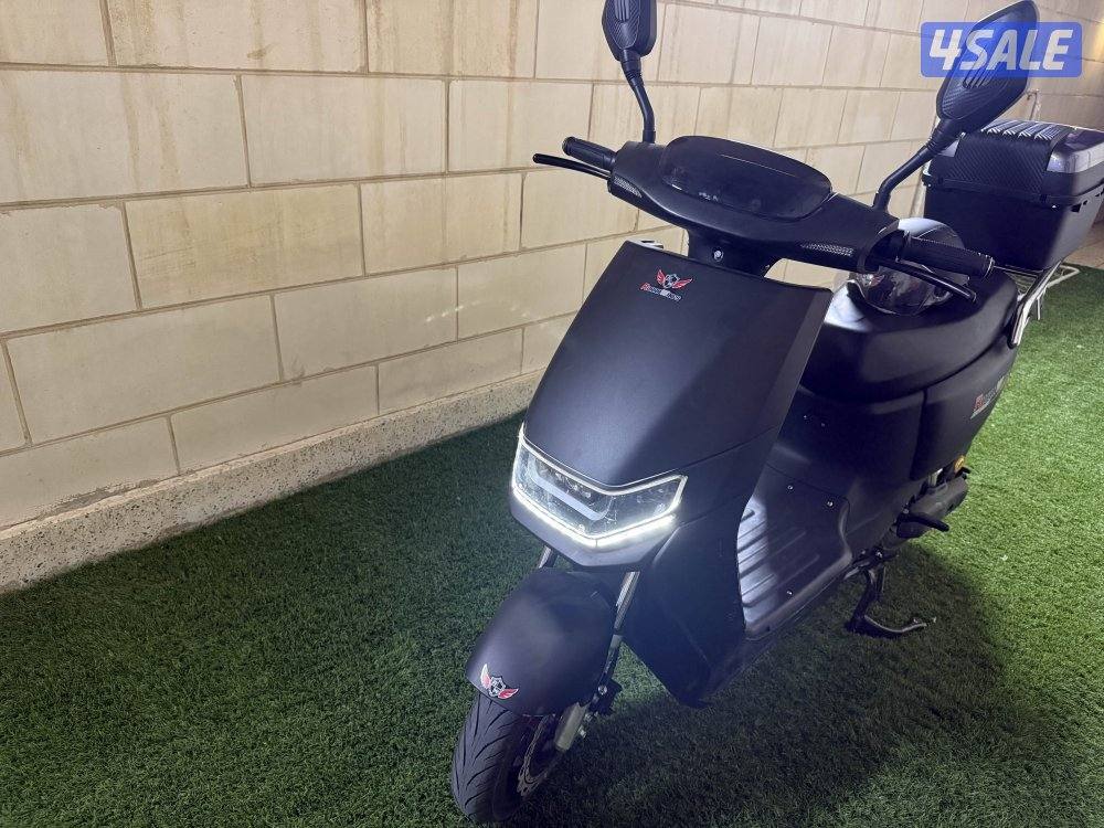 فيسبا شحن خمس بطاريات يعطيك ٣٠ كيلو تشحنه ٣ الى ٤ ساعات قابل للمساومه5