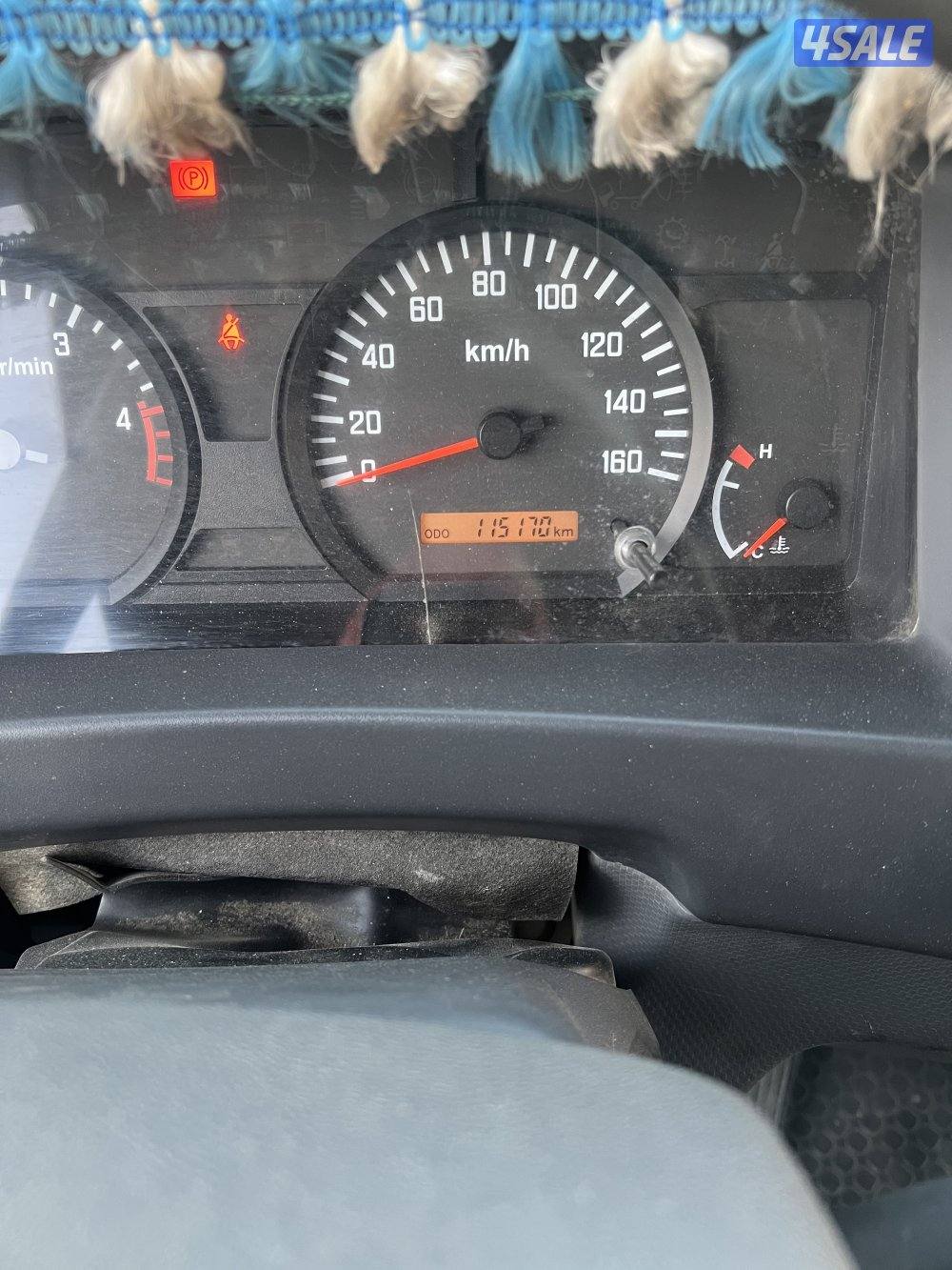 للبيع هاف لوري إيسوزو مزود بكرين سويدي1