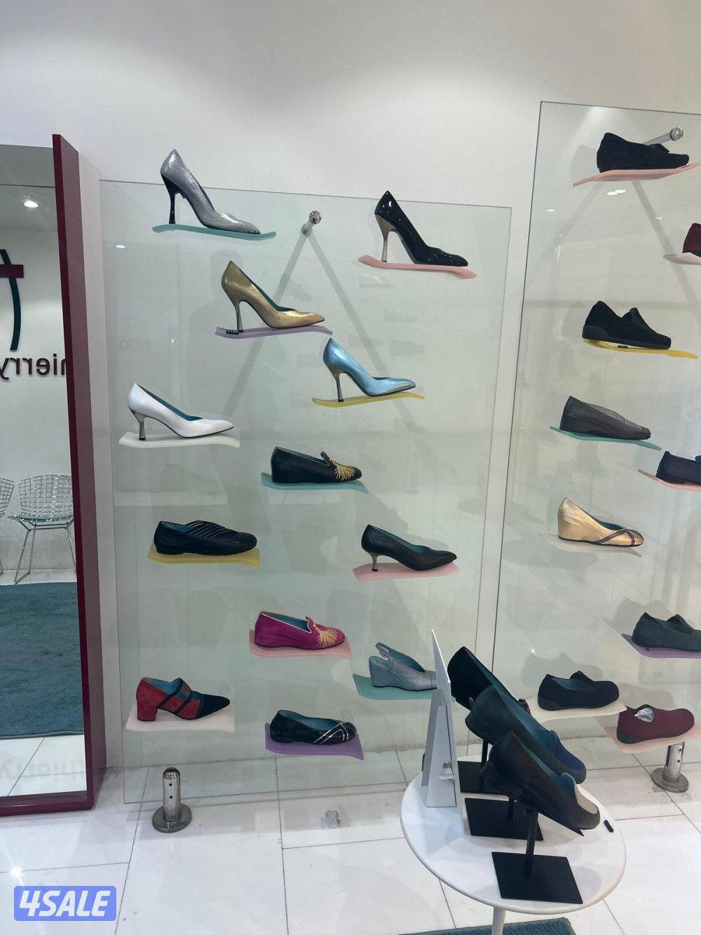 Premium Italian Shoe Storage & Glass Chairs6