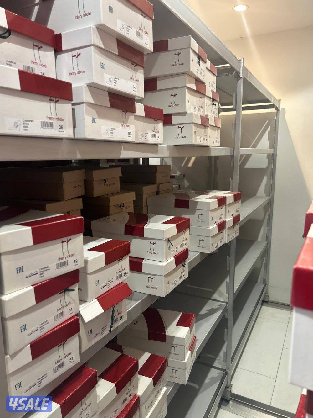 Premium Italian Shoe Storage & Glass Chairs7