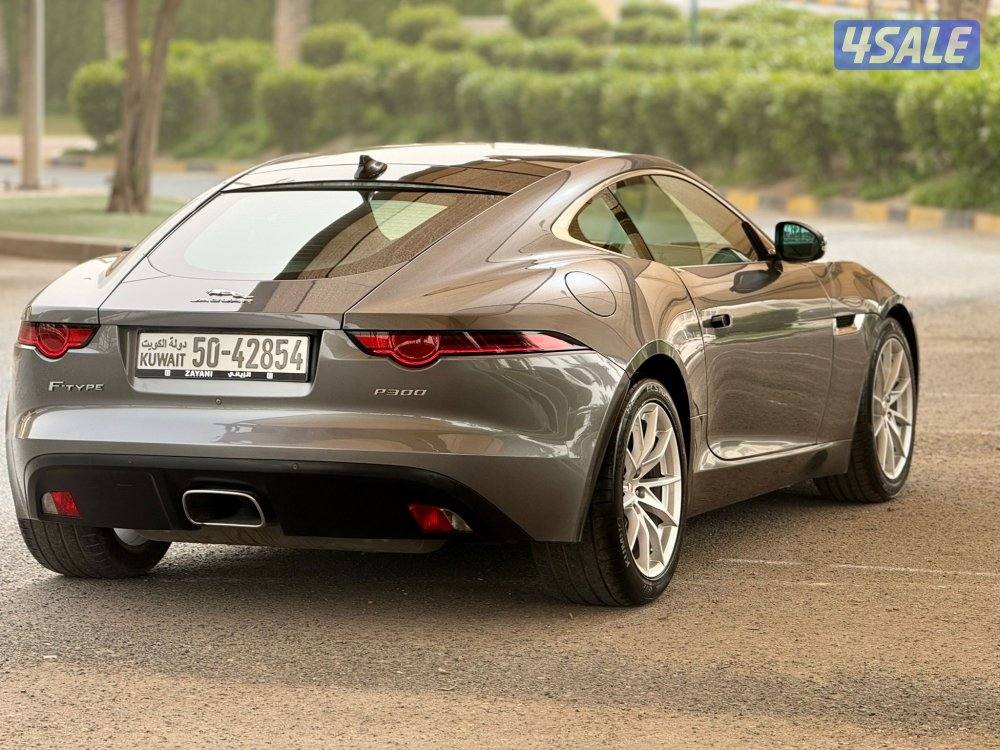 للبيع : جاكوار اف تايب موديل : 2019 عداد : 94 الف6