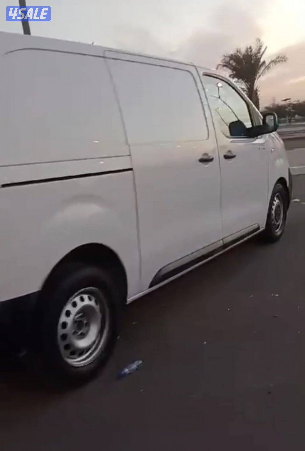 باص مقفل المكينه خربانه والباقي سليم وبحاله ممتازه3