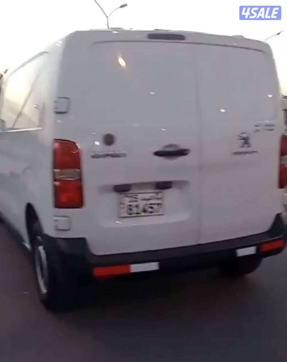 باص مقفل المكينه خربانه والباقي سليم وبحاله ممتازه4