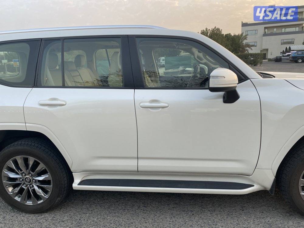 للبيع لاند كروز مديل ٢٠٢٢  بحاله الوكاله  كامل الموصفات ماعدا التيربو2