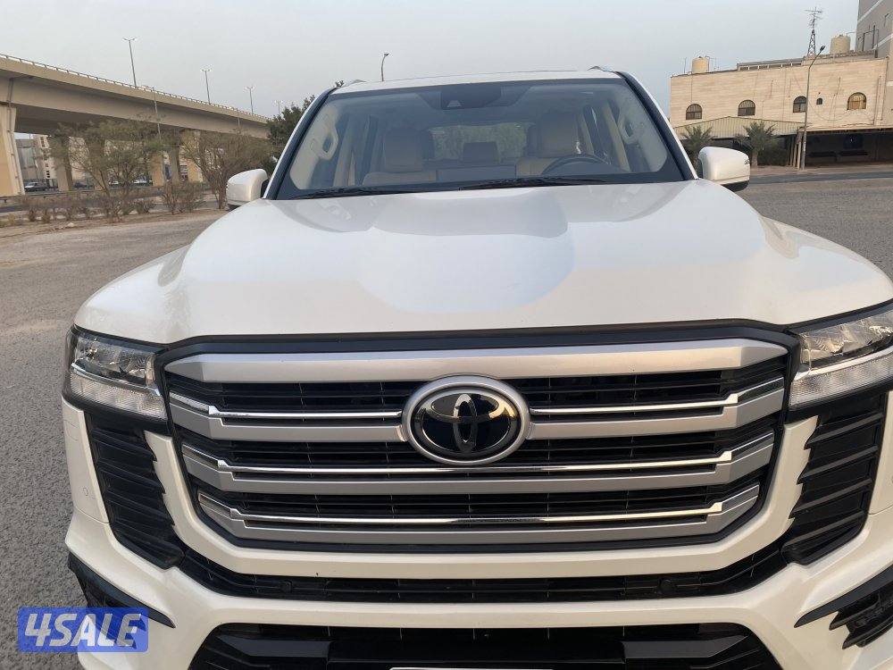 للبيع لاند كروز مديل ٢٠٢٢  بحاله الوكاله  كامل الموصفات ماعدا التيربو4