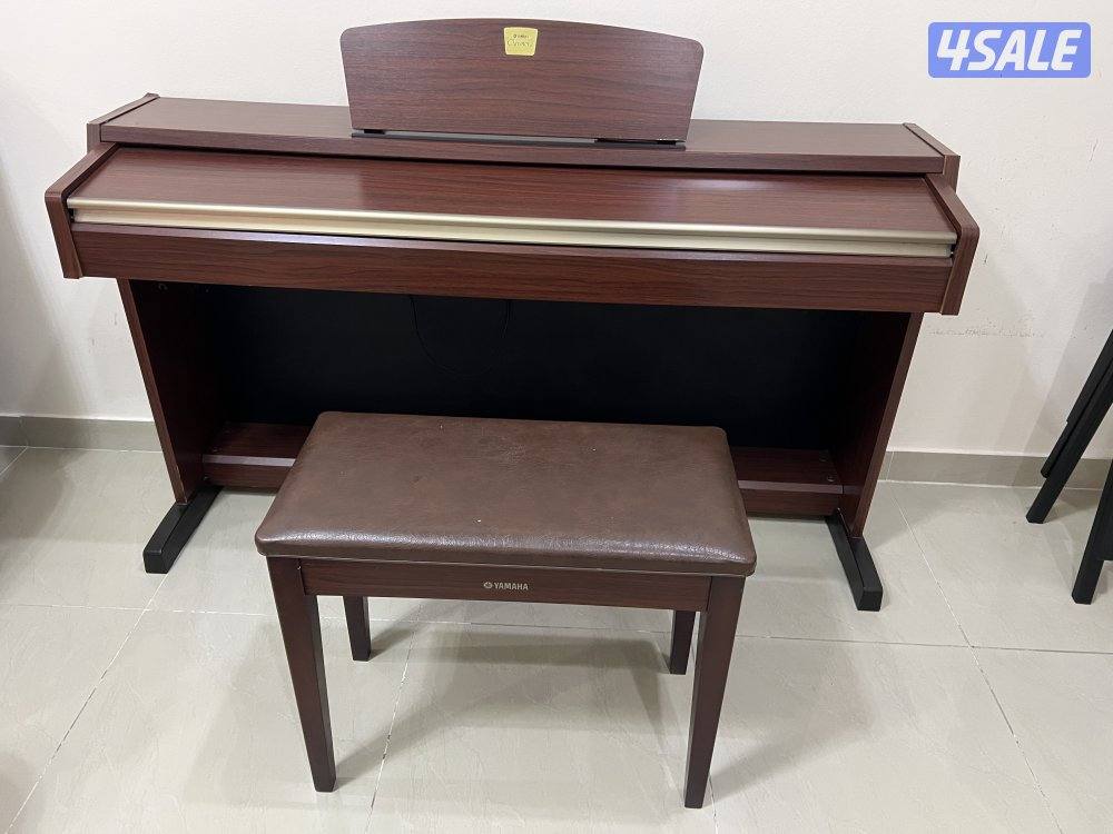للبيع بيانو ياماها Clavinova CLP-220 بحالة ممتازة0