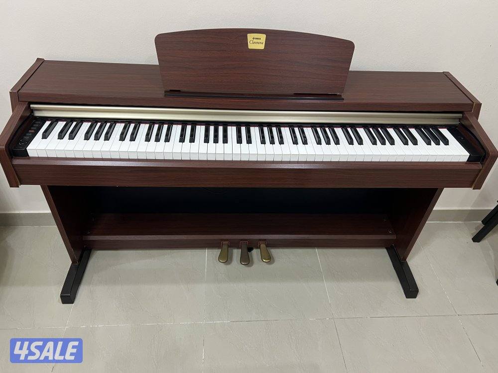 للبيع بيانو ياماها Clavinova CLP-220 بحالة ممتازة1