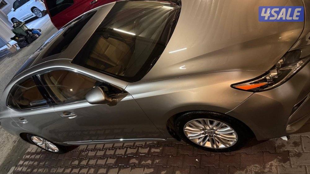 لكزس ES250 موديل 2017 عداد 120 الف كيلو فقط سيرفس منتظم شرط الفحص3