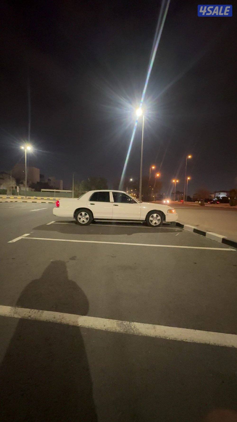 للبيع. فورد فكتوريا 20113