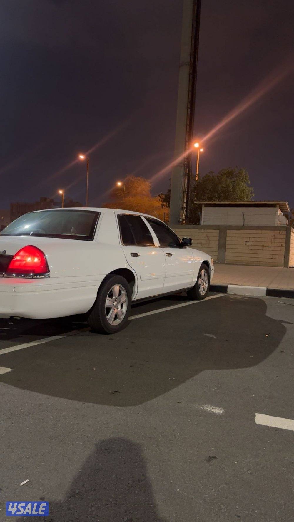 للبيع. فورد فكتوريا 20114