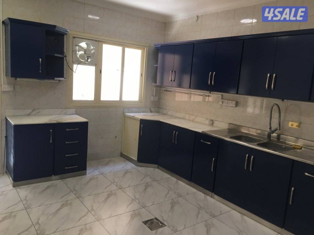 للايجار فيلا بالعقيله2