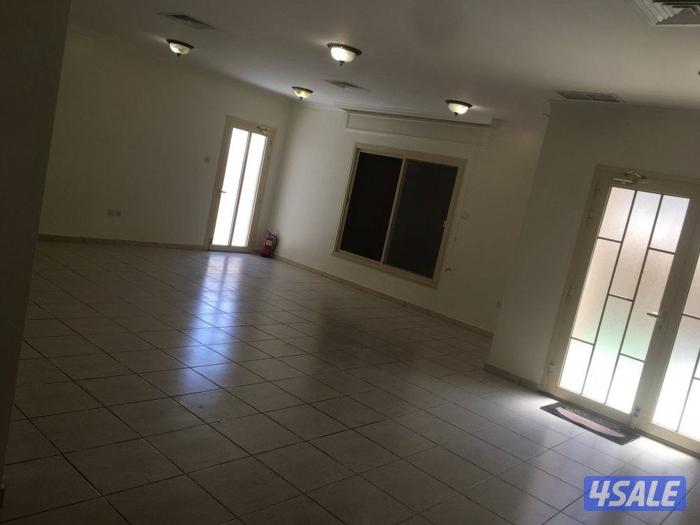 للايجار فيلا بالعقيله5