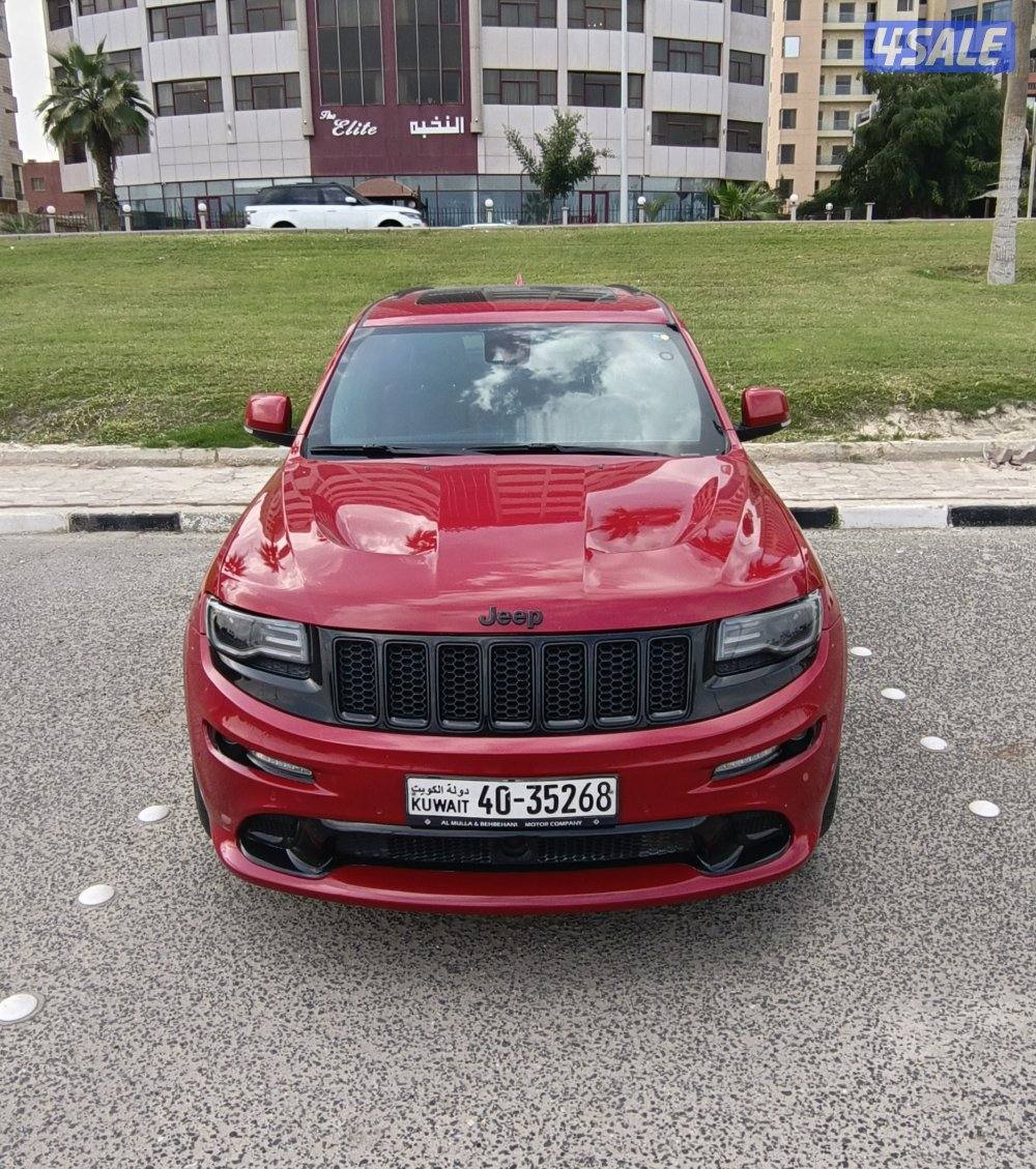 jeep SRT8 full options super clean personal daily used0