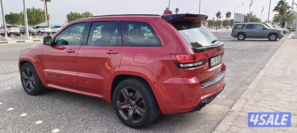 jeep SRT8 full options super clean personal daily used4