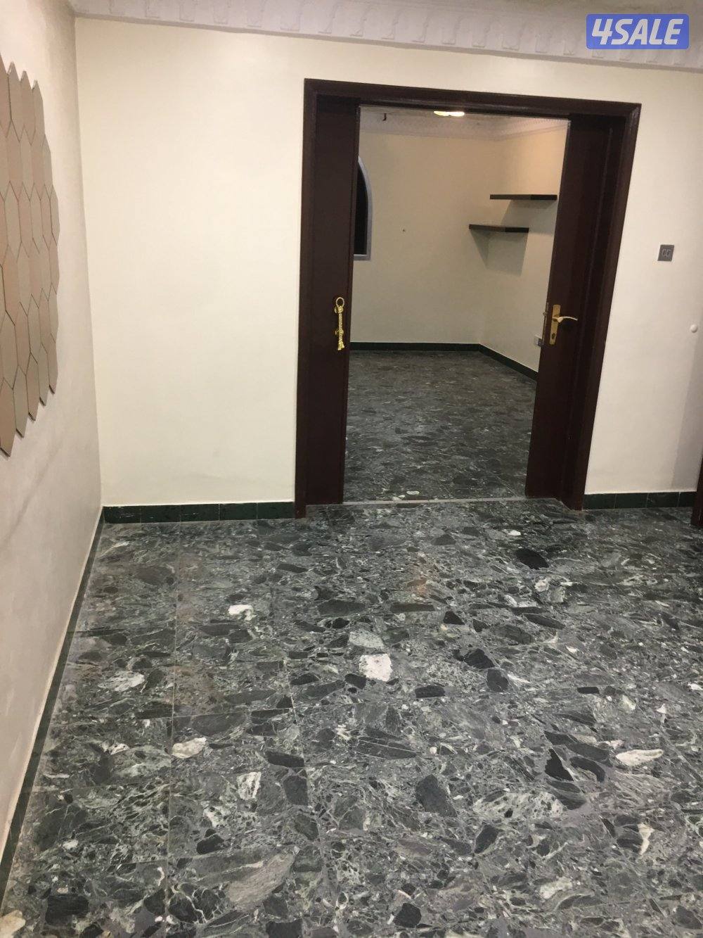 للايجار شقه في بيان قطعه 2 مساحه كبيره جدا0