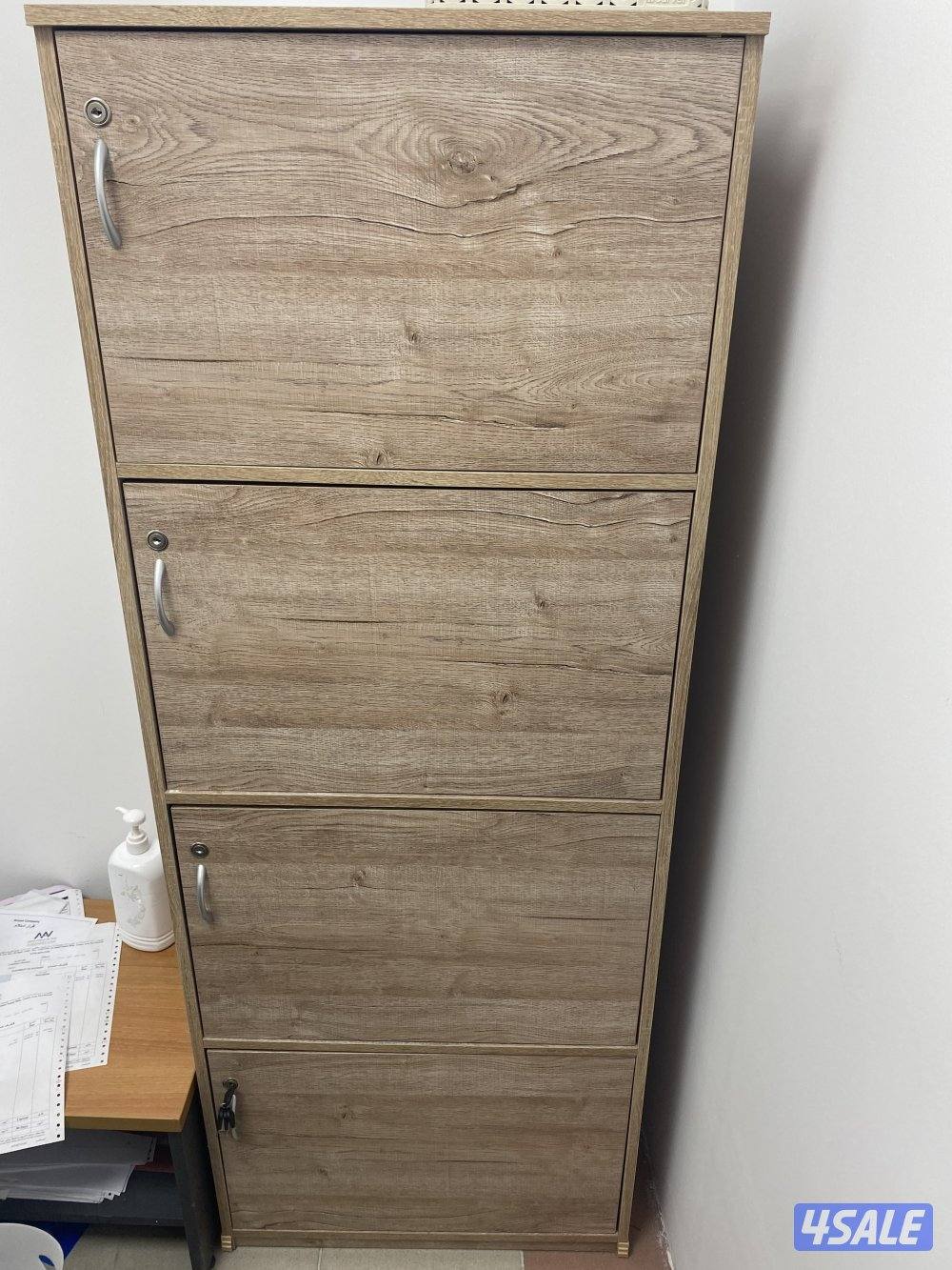 ستاندات و مكاتب و اغراض مكتب1