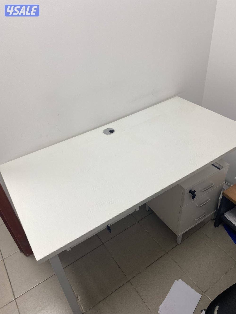 ستاندات و مكاتب و اغراض مكتب9