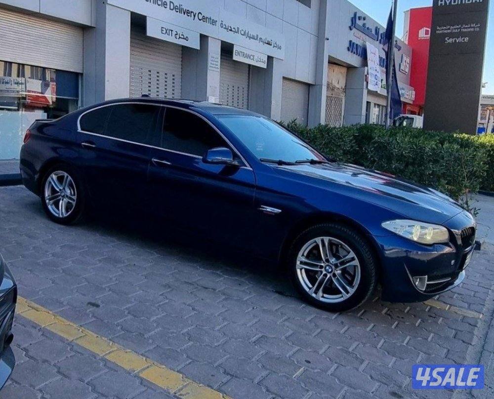 بی ام دبلیو 530i أزرق 6سلندر0