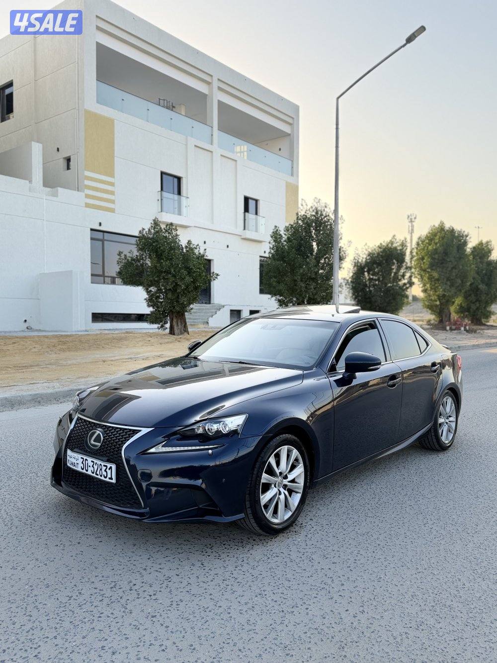 لكزس is250 سته سلندر 2014 قمه بالنظافه شرط الفحص بالكامل2