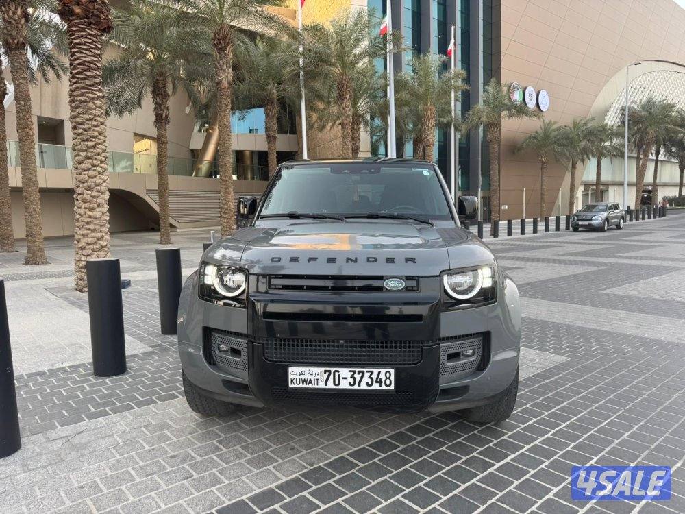 Land Rover Defender1