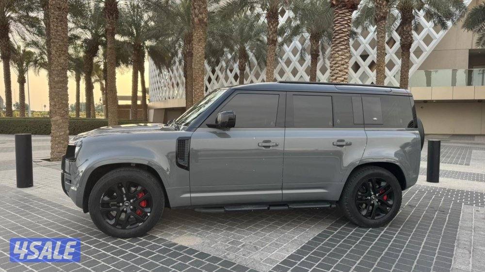 Land Rover Defender0