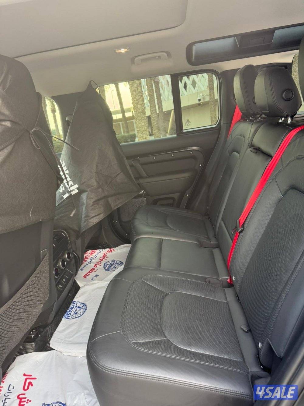 Land Rover Defender6