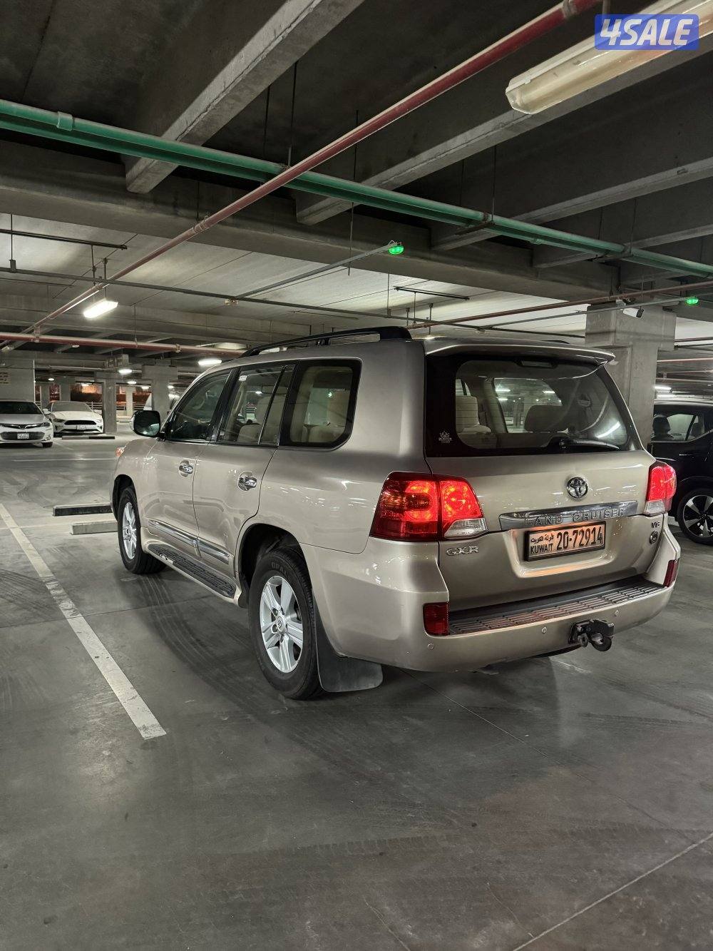 لاند الساير V8 شرط الفحص صبغ الوكالة ماعدا مدقر امامي يمين1