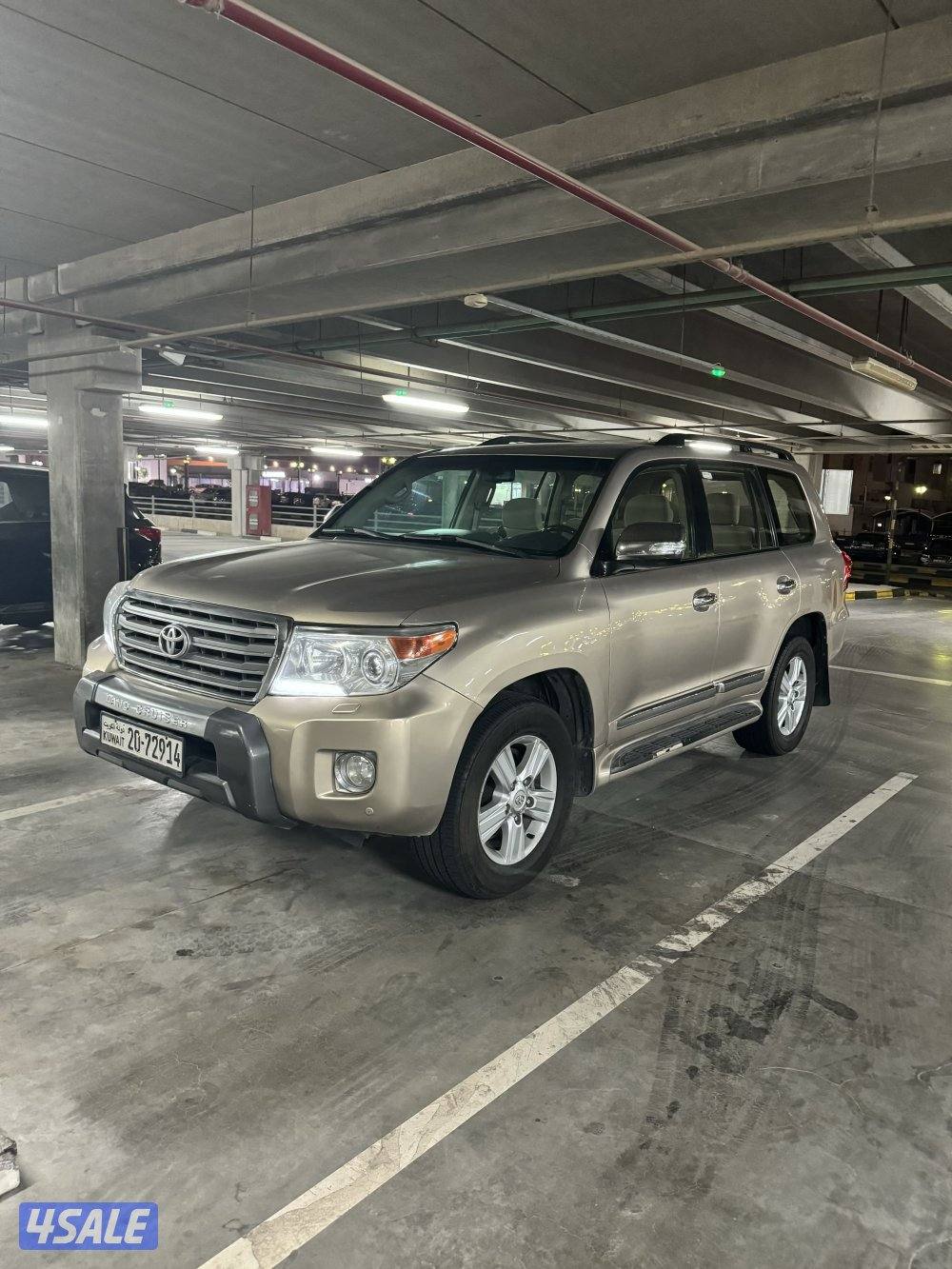 لاند الساير V8 شرط الفحص صبغ الوكالة ماعدا مدقر امامي يمين2