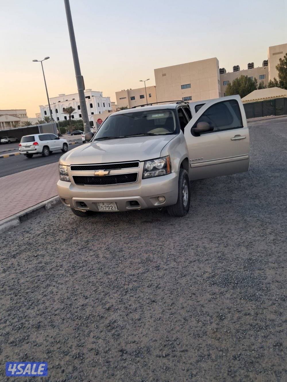 للبيع تاهو موديل 20105