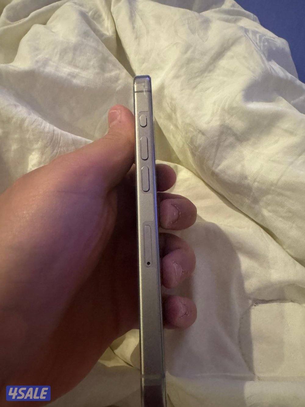 ايفون 15 برو 1 تيرا مبدل ساشه و بطاريه اصليين قابلين للتوافض1