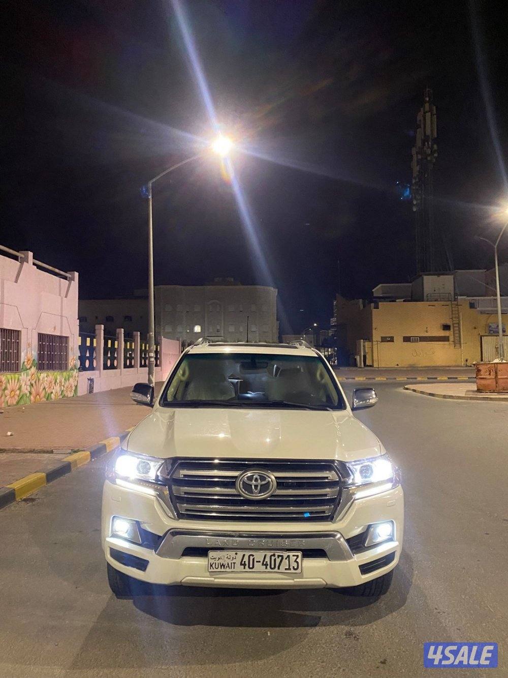 للبيع لاند كروزر مديل 2017 الدرجه الاولئ الساير المالك الاول شرط الفحص0