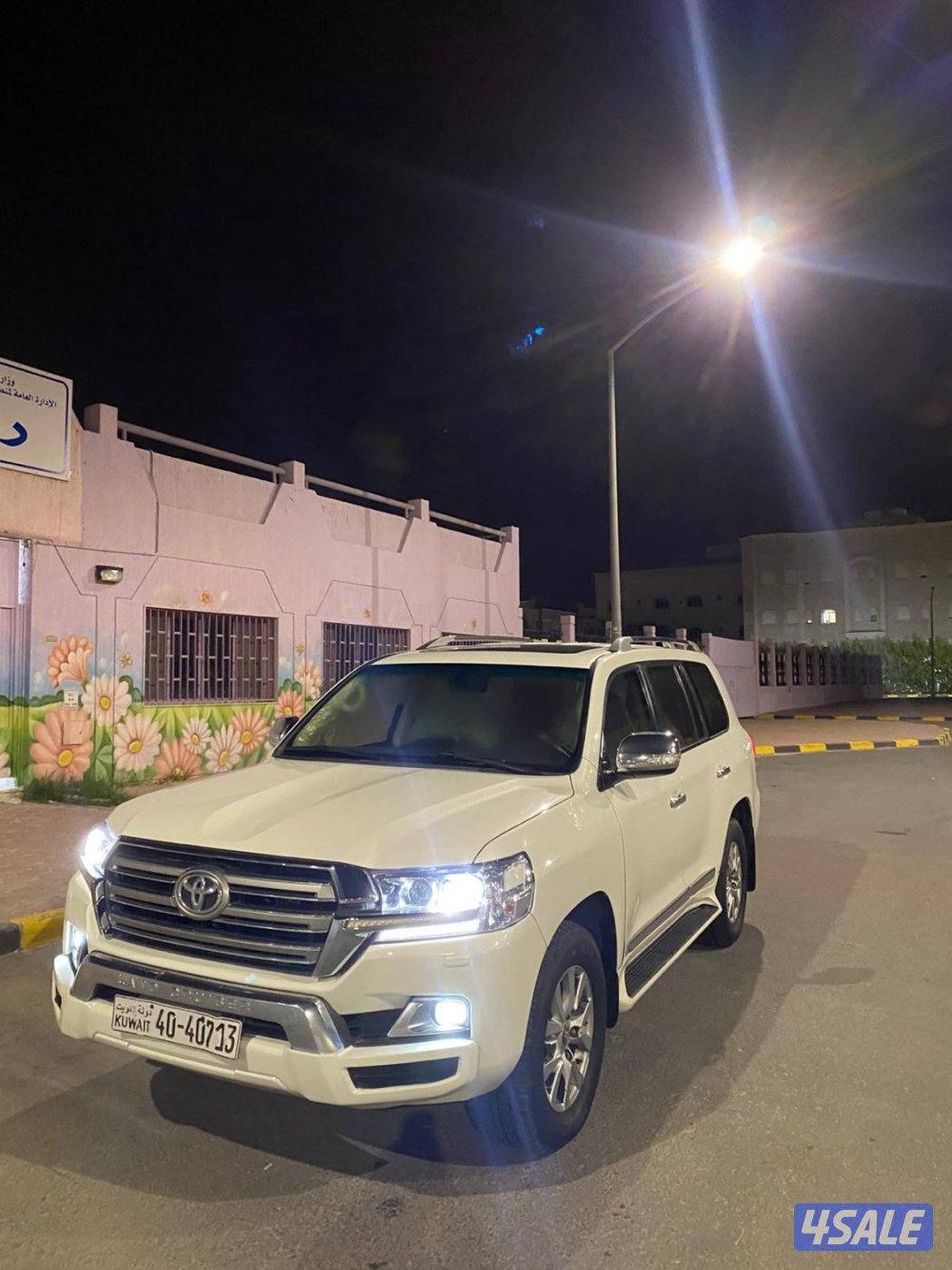 للبيع لاند كروزر مديل 2017 الدرجه الاولئ الساير المالك الاول شرط الفحص8