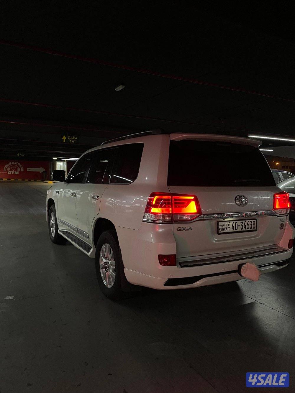 لاندكروزر عداد قليل اللي يدور نظيف2